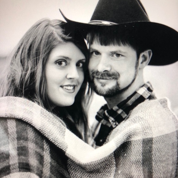 Meet you seller, Stephanie! - Picture 2 of 4